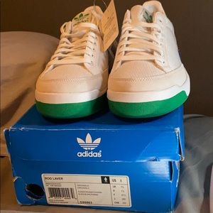 Men’s size 8 adidas sneakers